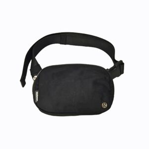 Lululemon Everywhere Belt Bag 1L Black Zip-Up Waist/Fanny Pack